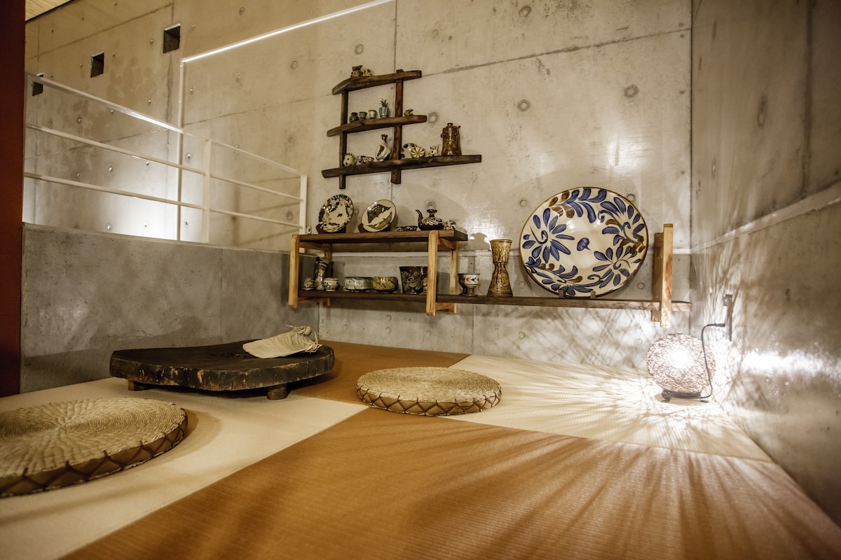 400年，您可以品尝传统冲绳手工艺品。传统工艺非凡时刻~ Yachimun House ~