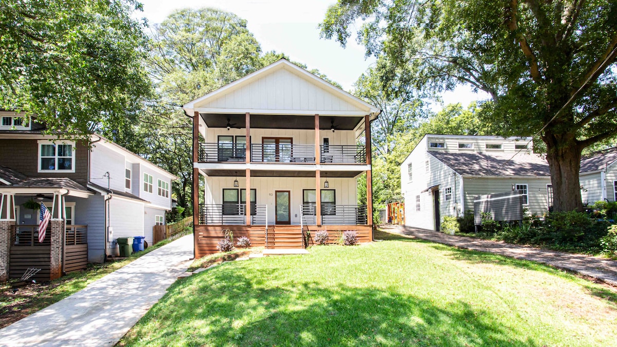 Large New Modern Downtown Home