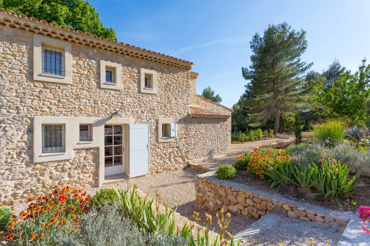 Unique farmhouse in beautiful Provence