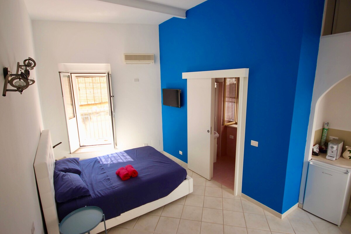 CASA GIULIA-CALANCO BLANCO甜蜜的蓝色单间公寓