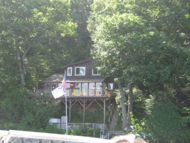 Lake Front Cottage Leadmine