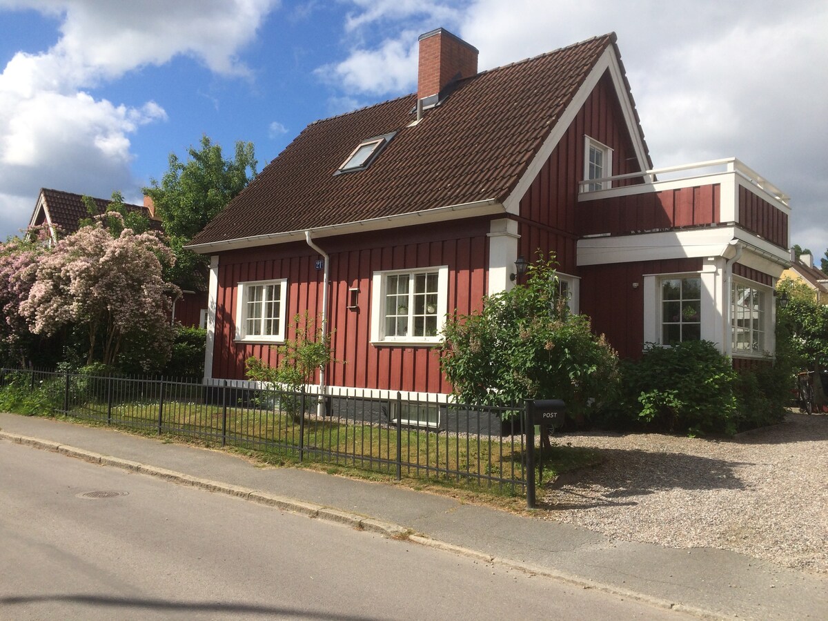 Mysigt hus i centrala Norrköping