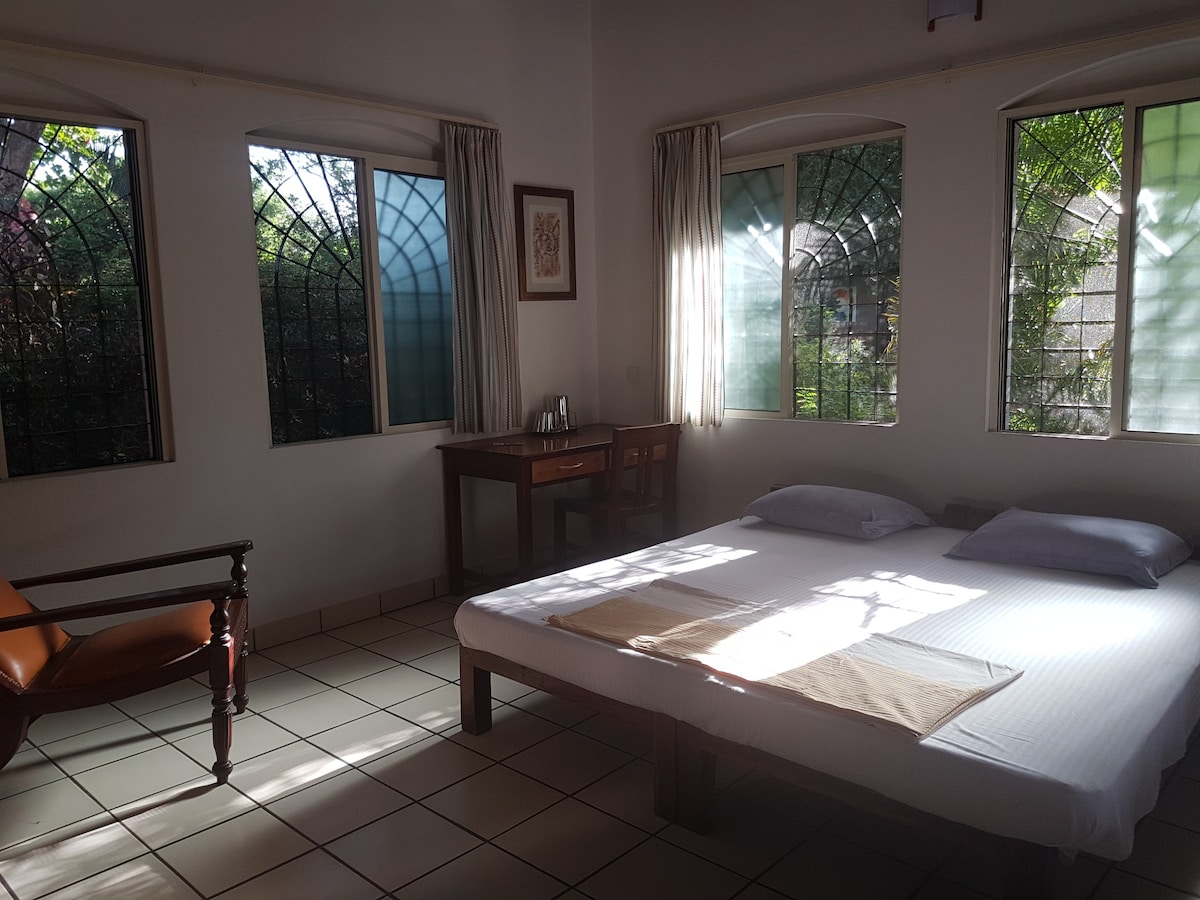 Shanti空调双人房， Gaia 's Garden Auroville