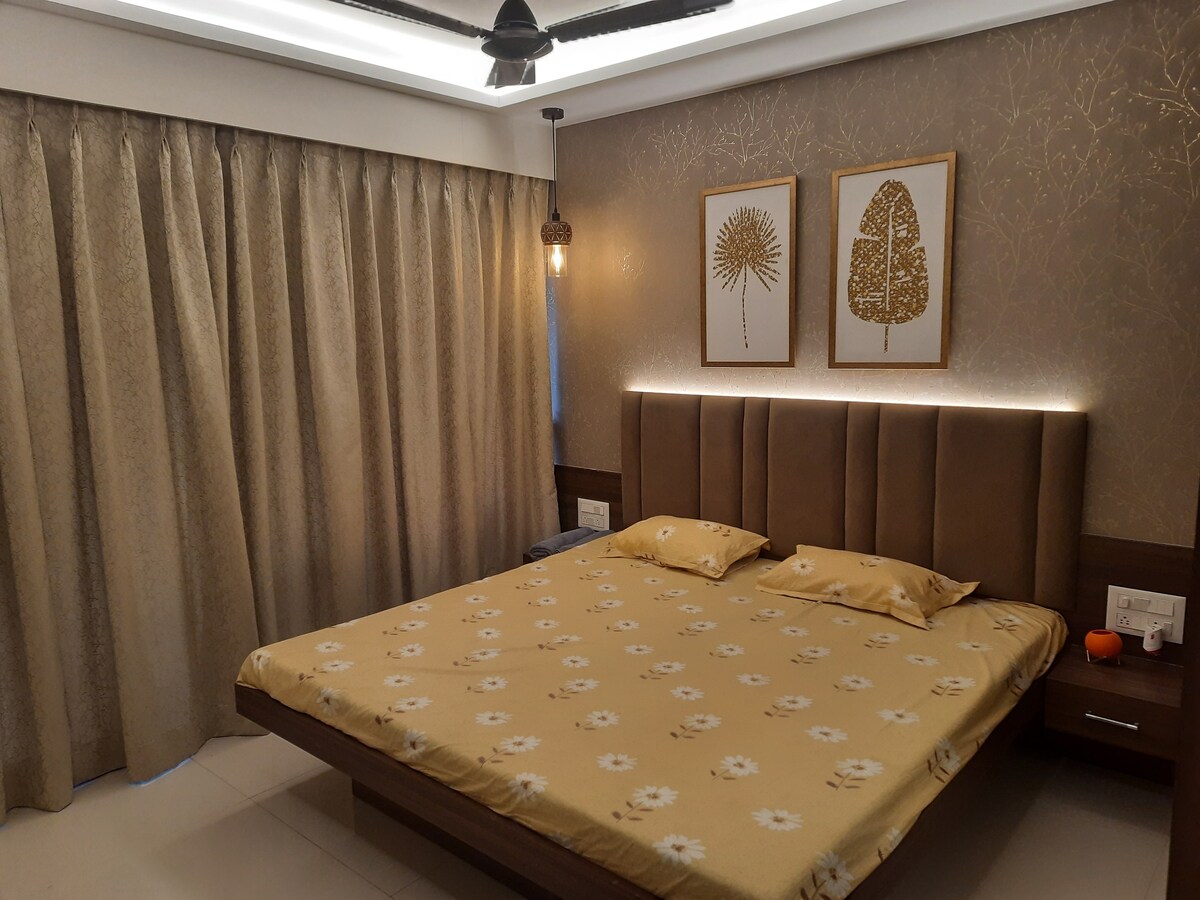 NARAYANI ， 2bhk ，靠近指定拉湖， mahalaxmi madir