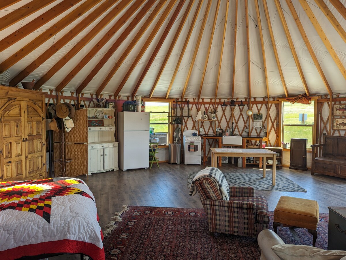 Luxury yurt with private hot tub and sauna