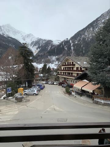 库尔马耶乌尔 (Courmayeur)的民宿