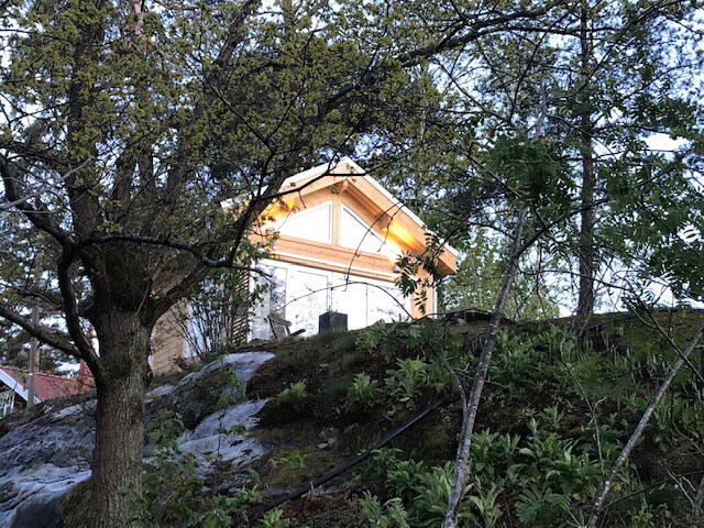 从斯德哥尔摩出发20分钟即可抵达岛上的田园诗般的小屋
