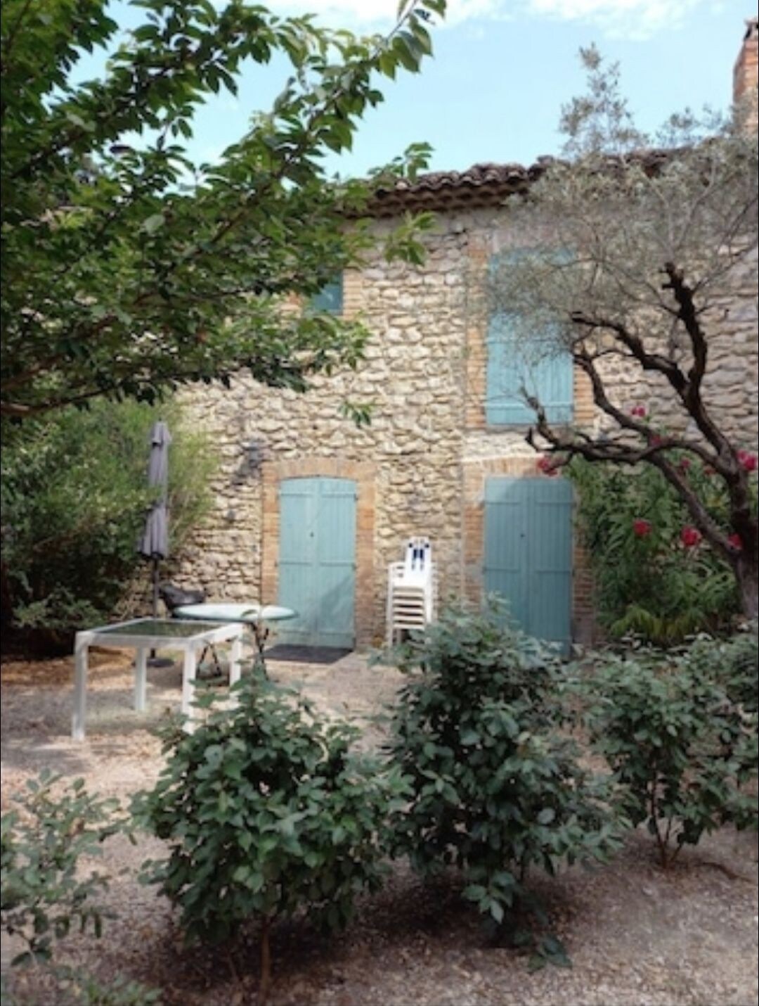 Gîte de charme dans un Mas Provençal "La Linaigrette"