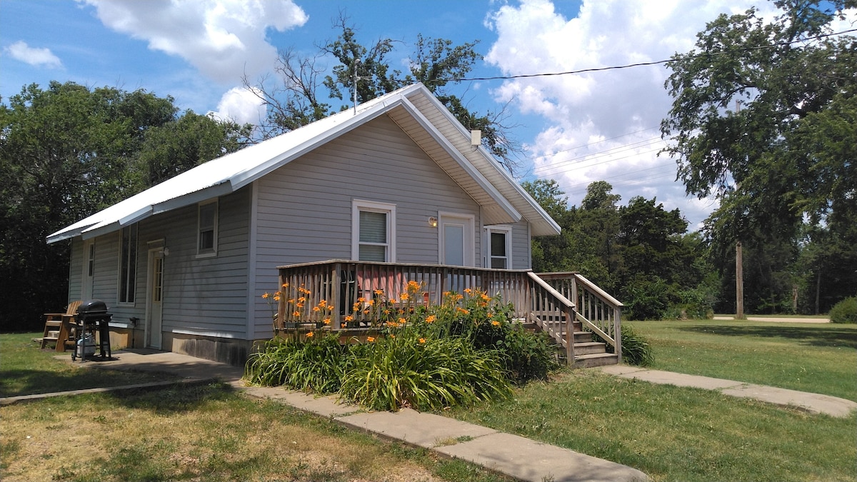 Fifties Farmhouse - Relaxing Rural Retreat