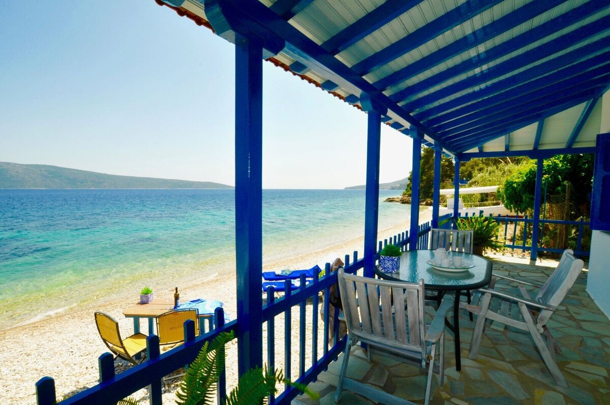 SEA HORSE cottage on the beach