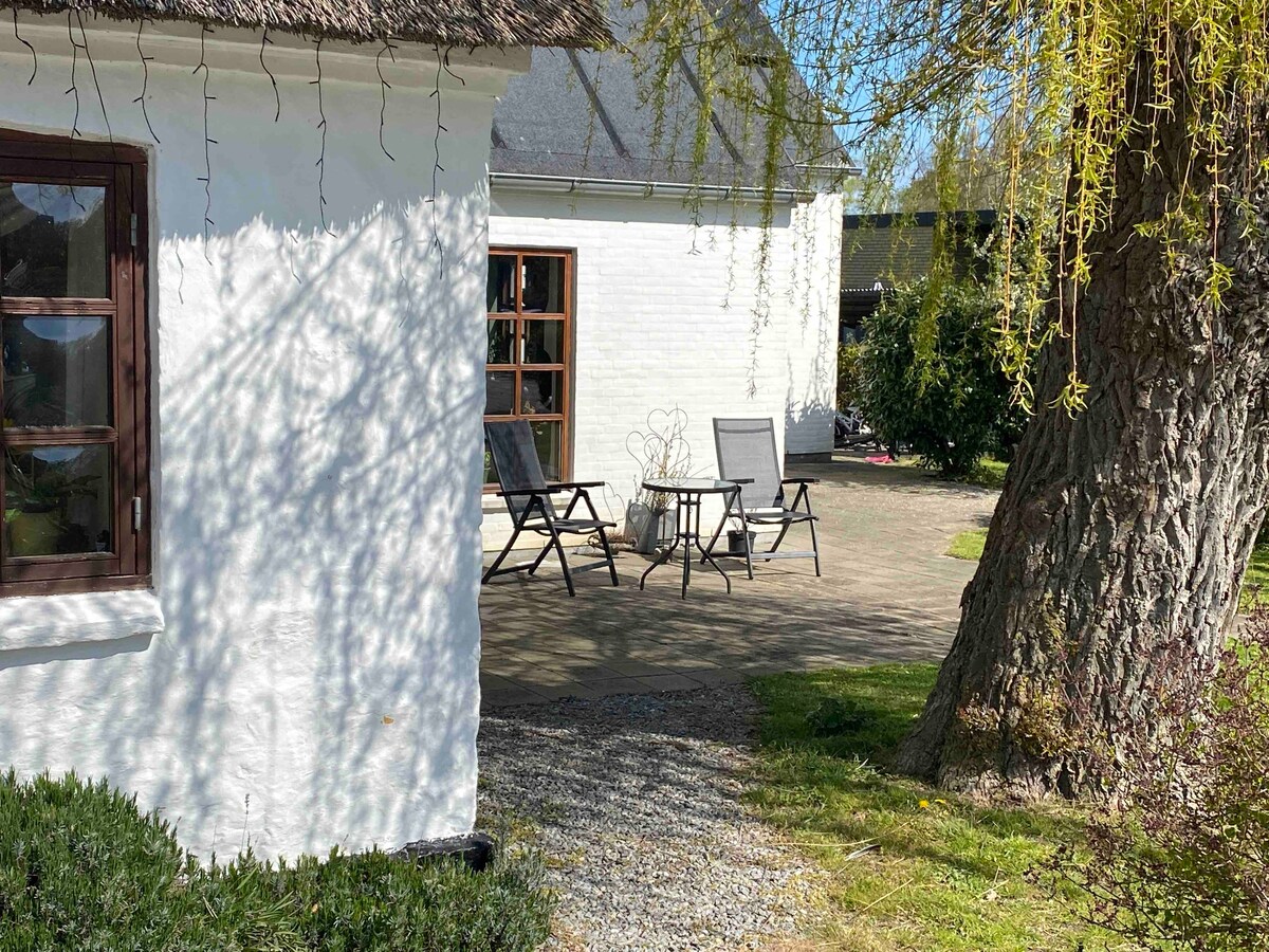 Hyggeligt hus med brændeovn,
nær strand og skov.