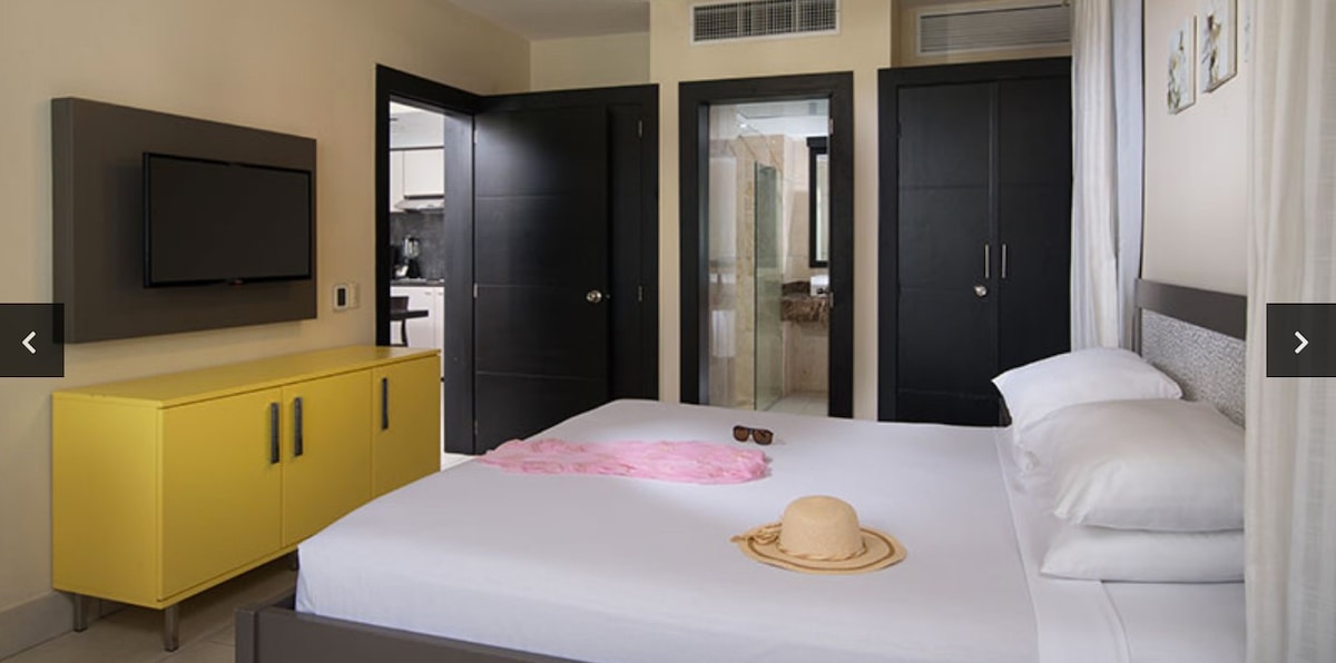2-Bedroom Royal Suite, Sleeps 6: All-inclusive