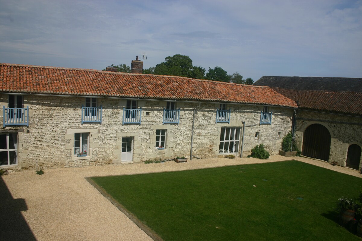 Well equipped gite complex with swimming pool