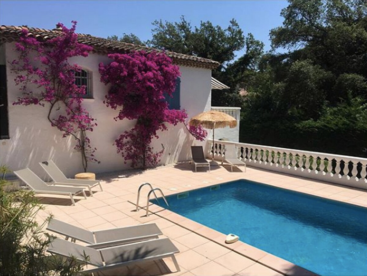 Private, luxury, design villa + pool @ beach
