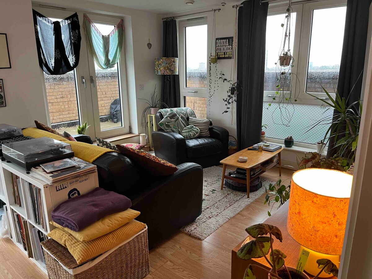 Awesome penthouse flat in the heart of Dalston