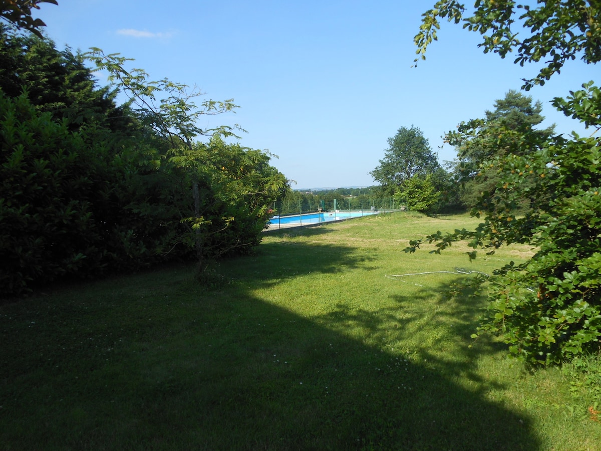 Maison rustique avec sa piscine privée 8 personnes