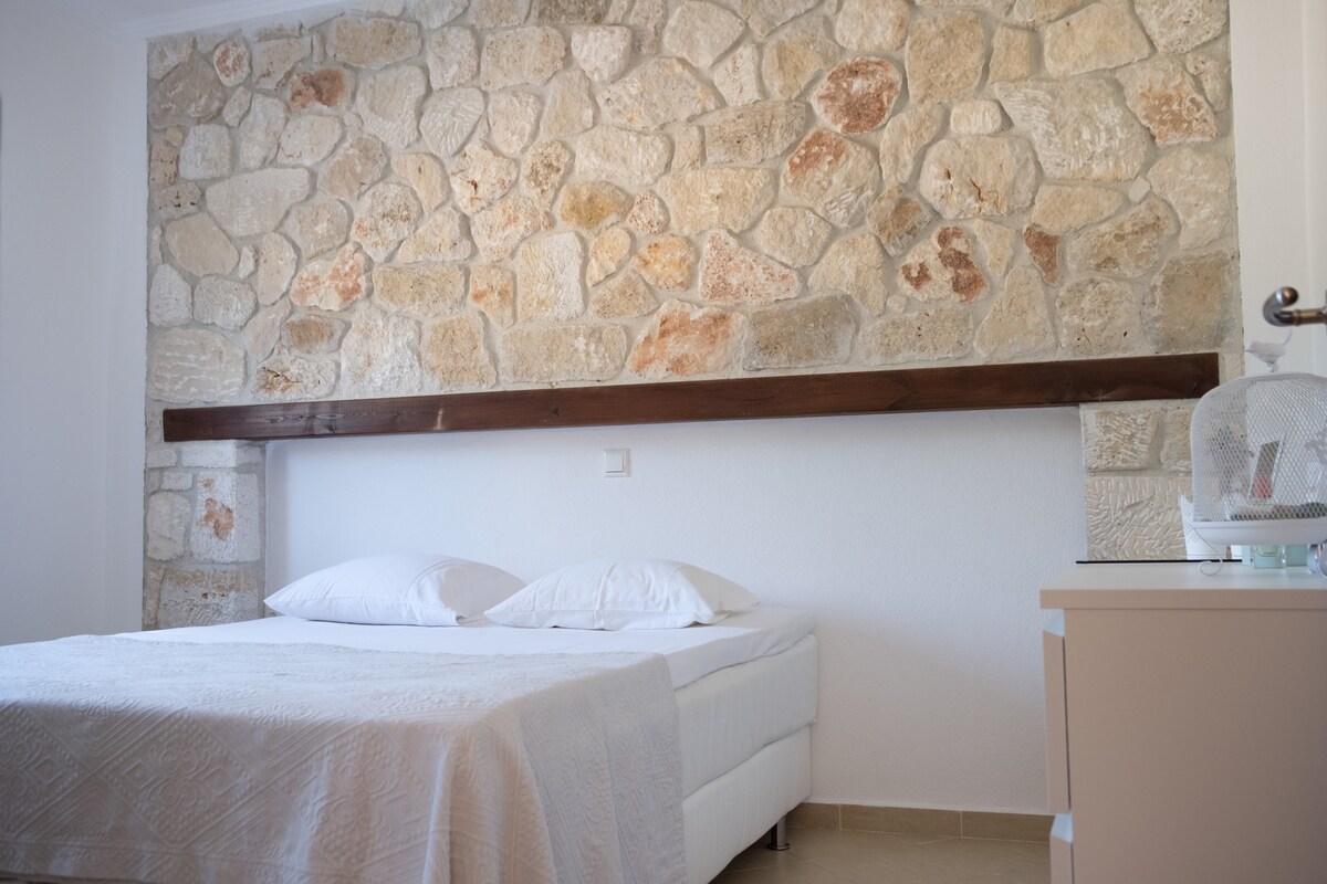 Paliouri豪华房源，带美丽的露台和海景