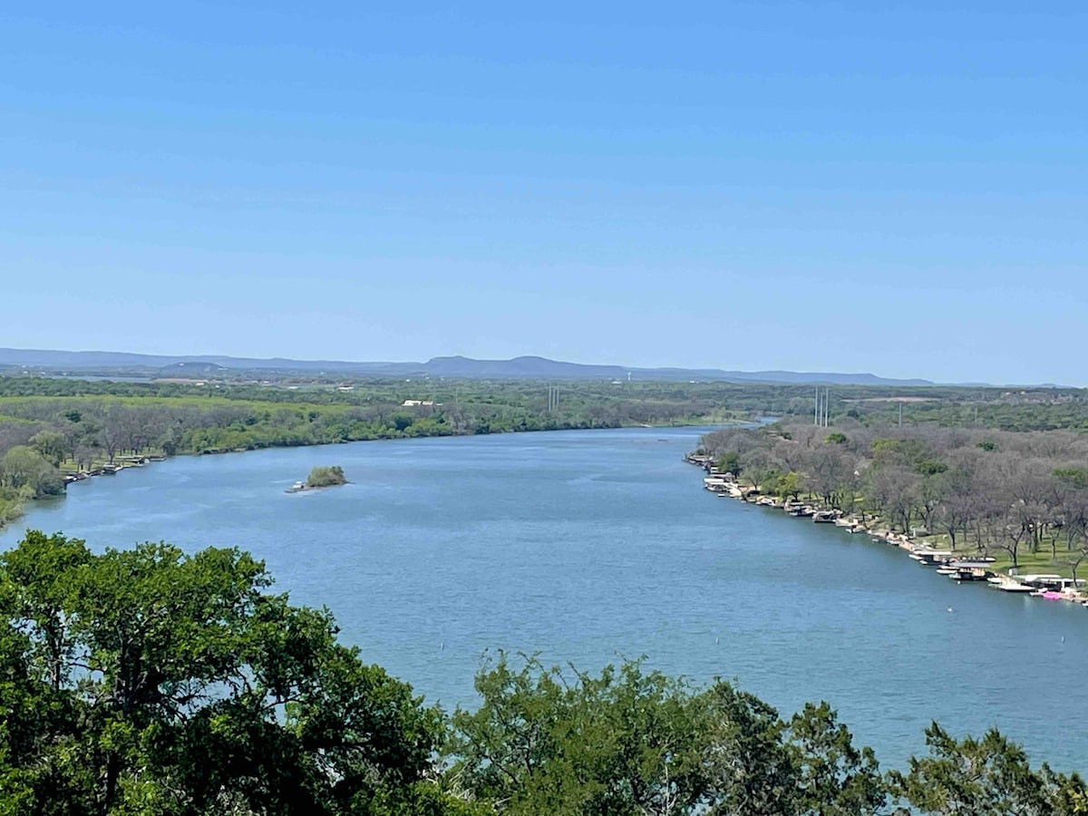 Panoramic View of Lake Marble Falls- 4brm/10 acres