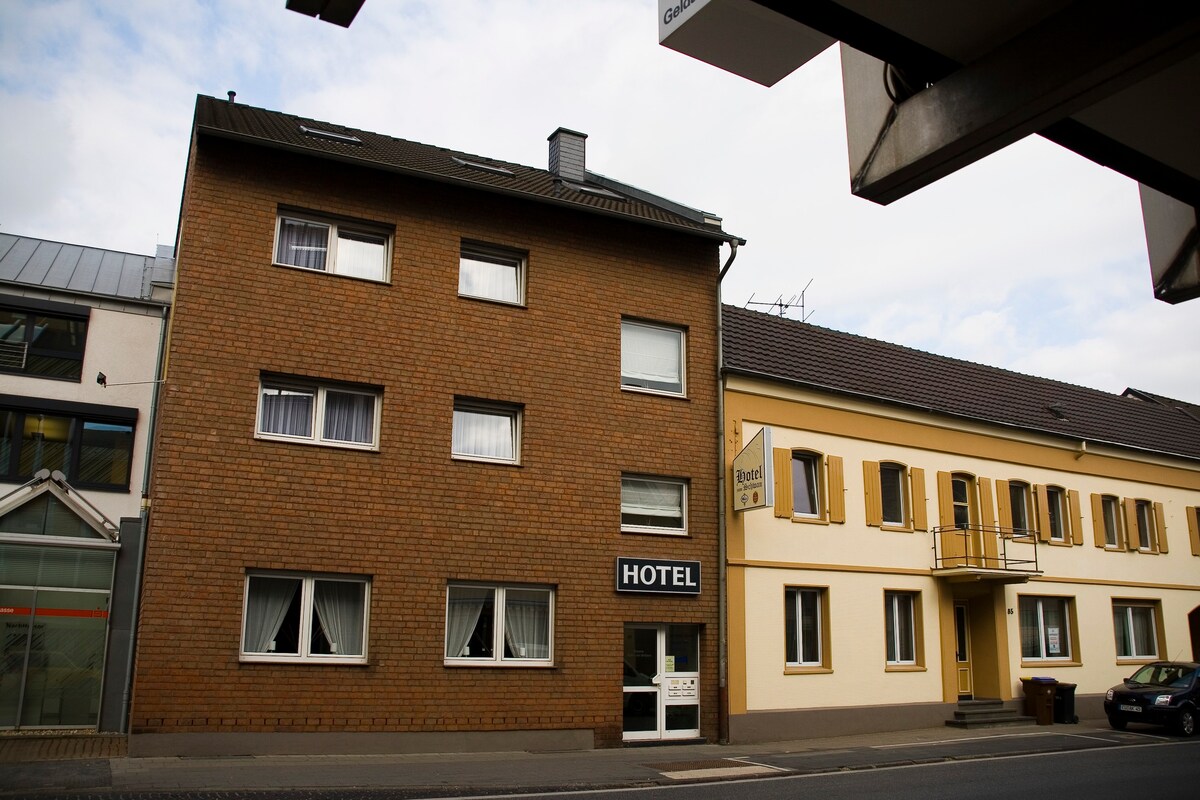 Einzelzimmer mit Dusche und WC