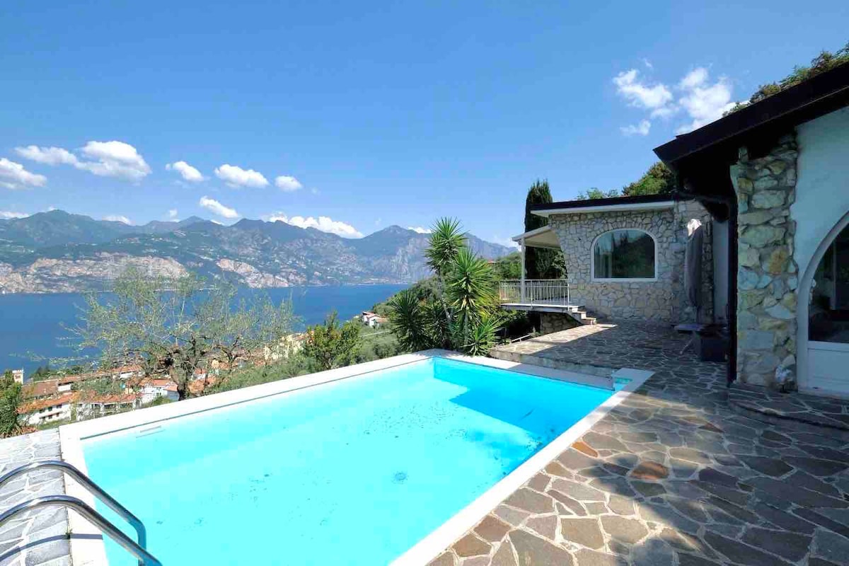 Casa Botticelli - Pool & View