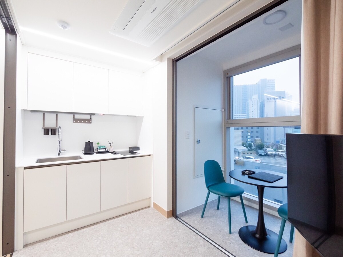 存档4H酒店- -2人早餐，包括Premier Double, Pet Friendly Floor, New Construction, Busan Seo-myeon