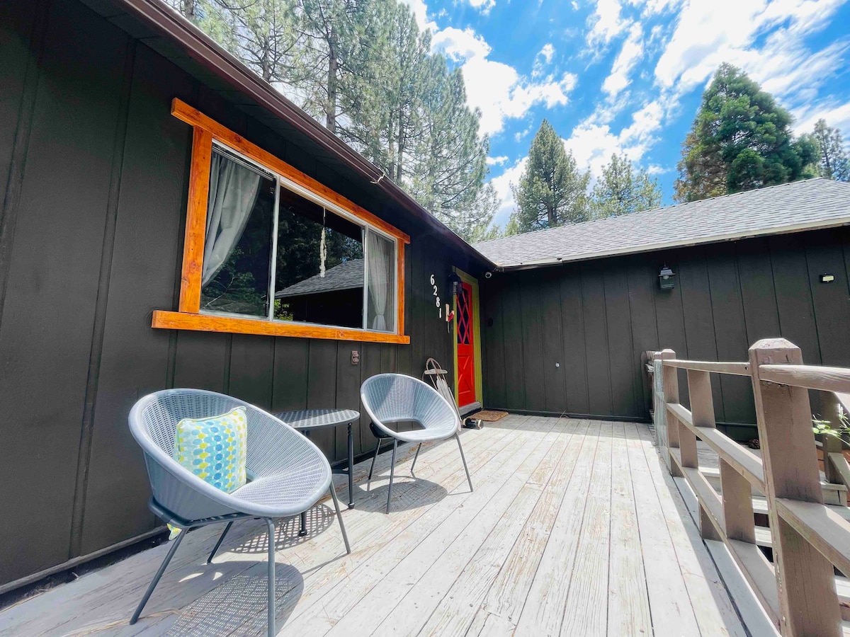 Rusty Owl | Sleeps 5 | Spacious Boho Cabin