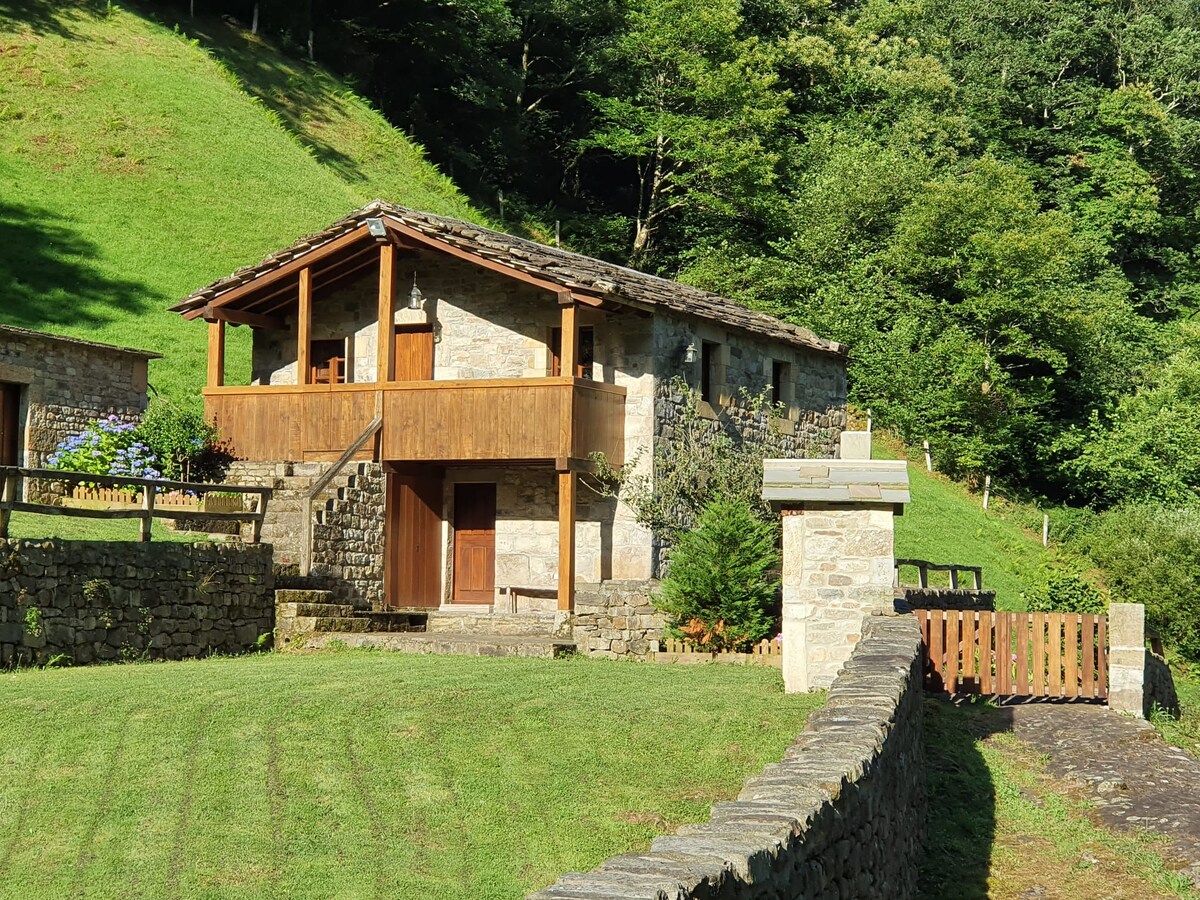 Cabaña Pasiega El Refugio del Yuso