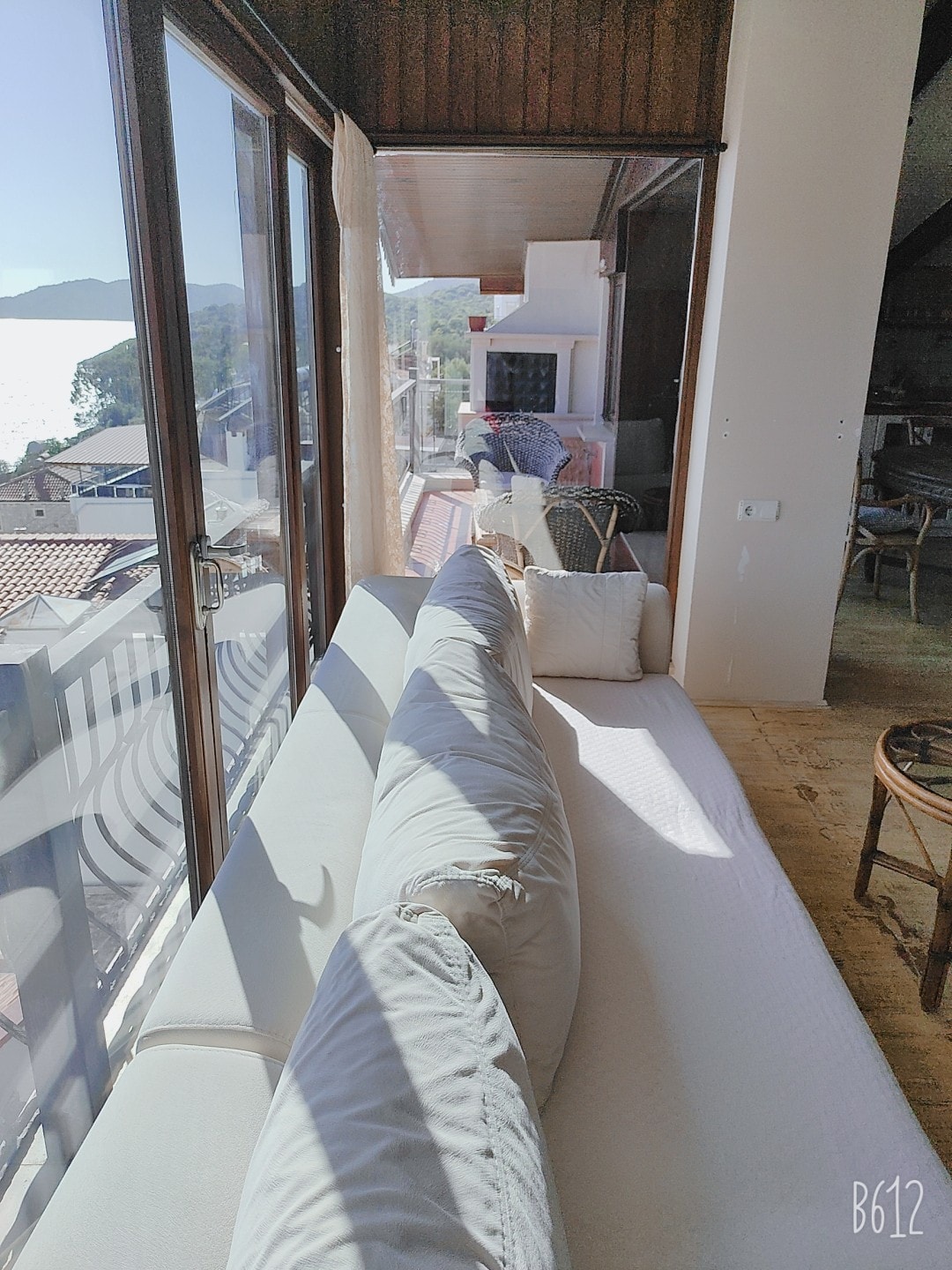 「卡什舒适的顶层公寓，可欣赏全方位的海景」