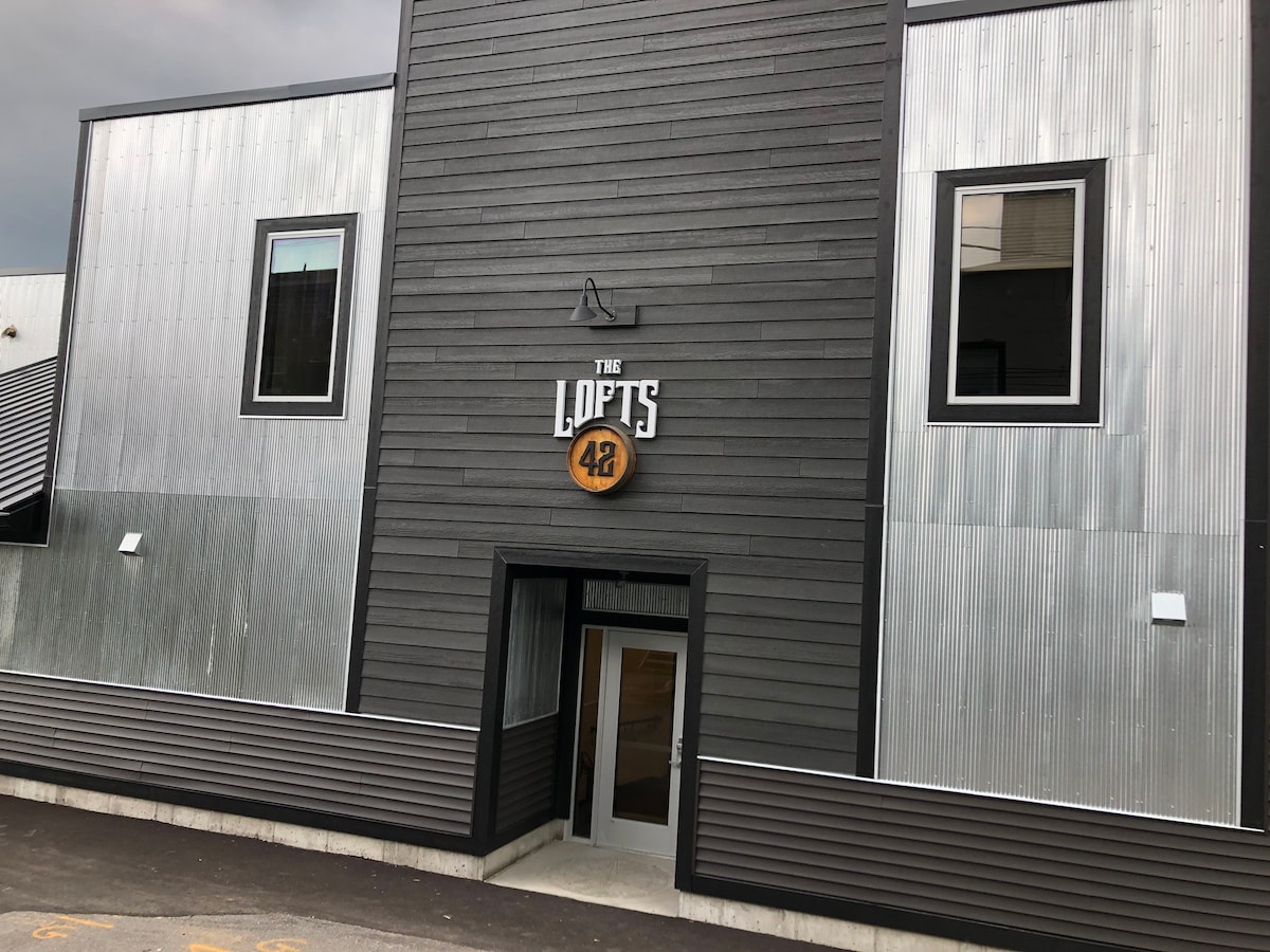 The Lofts @ 42 - Hopland