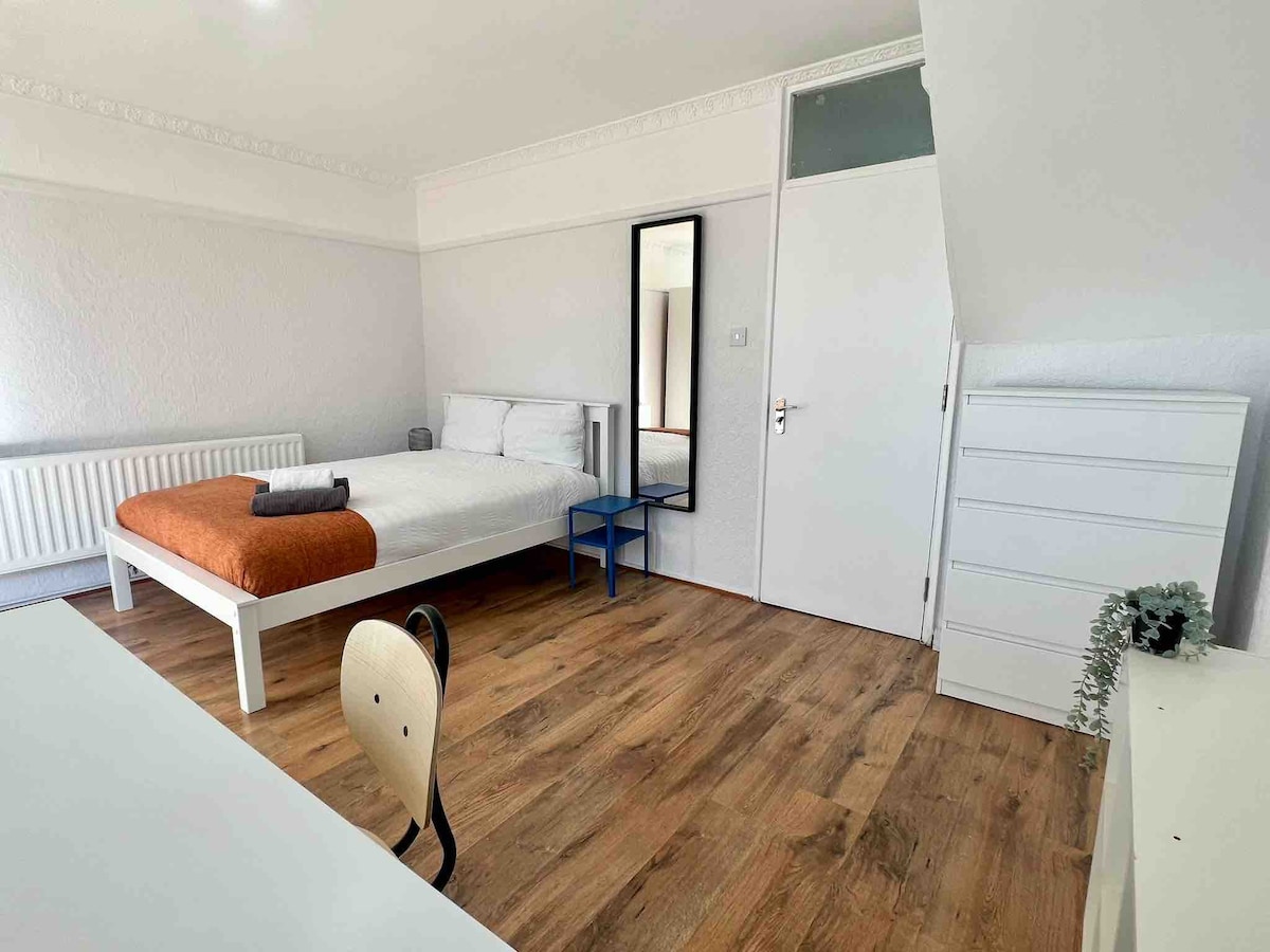 Camden Town新装修的3张床复式公寓