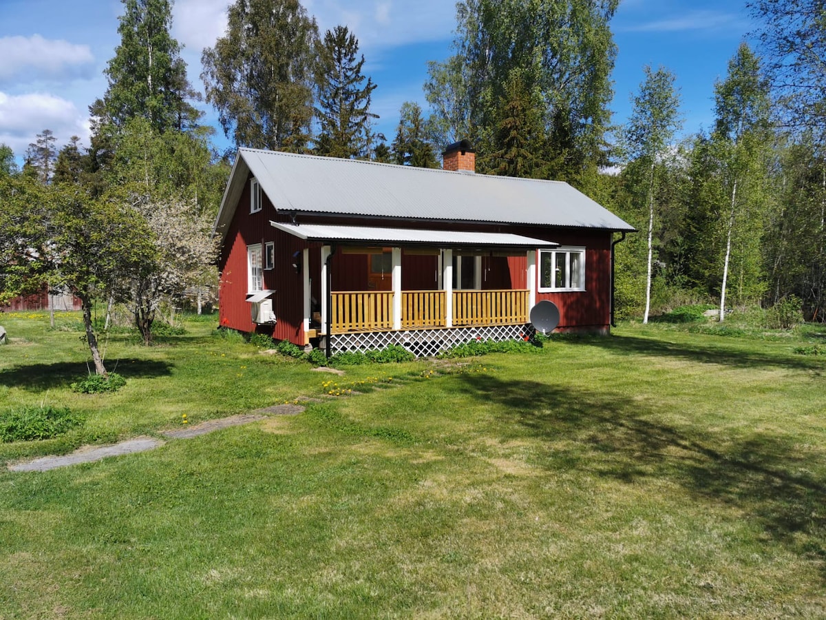 Cozy cottage  close to forrest and lakes