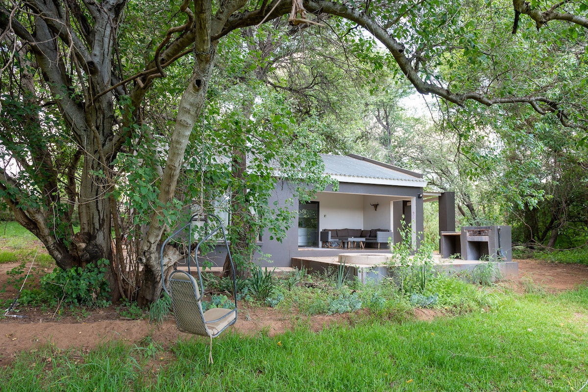 Kingfisher Cottage on Bushriver Lodge