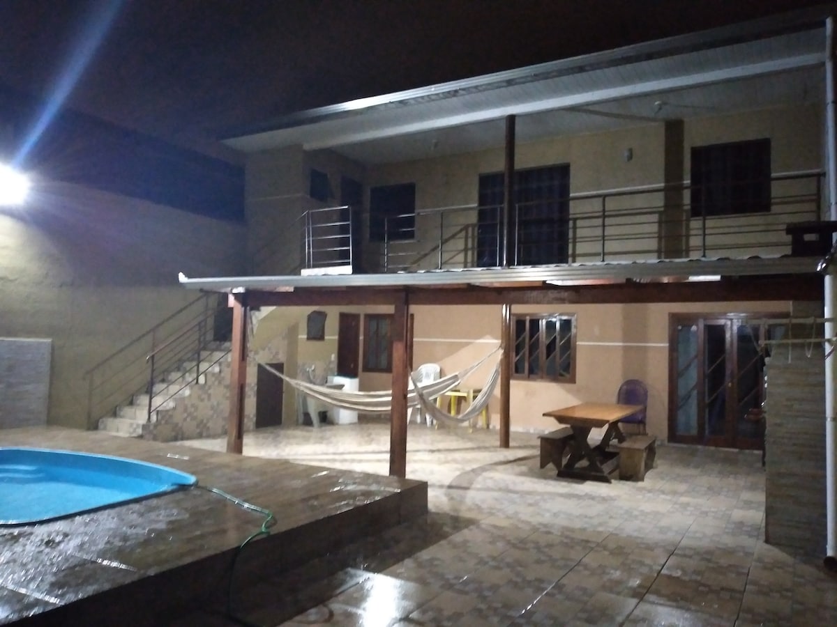 Sobrado em Caiobá com piscina