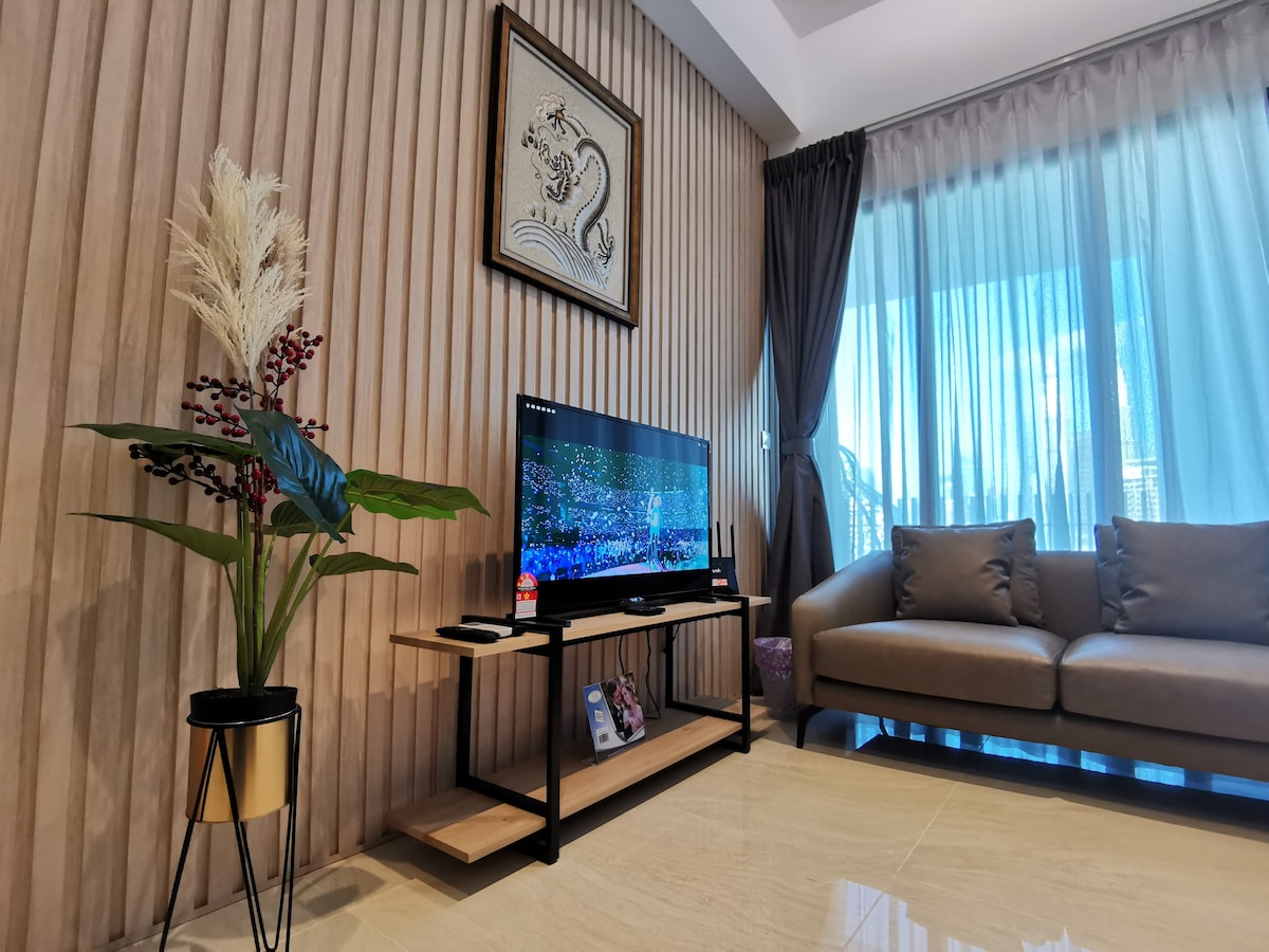 The Luxe Suite 3 BR @ KLCC +阳台