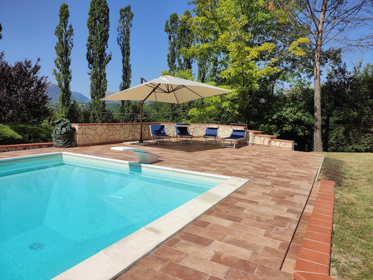 阿贝特阿祖罗别墅（ Villa Abete Azzurro ）私人泳池