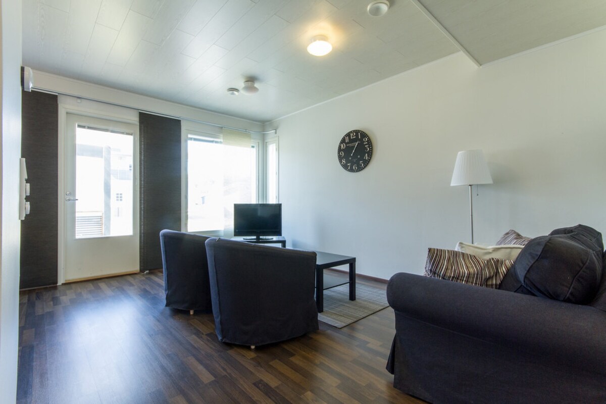 四卧室公寓，带阳台和桑拿房，位于卡拉瓦（ Kerava ） -帕洛森卡图（ Palosenkatu ） 7