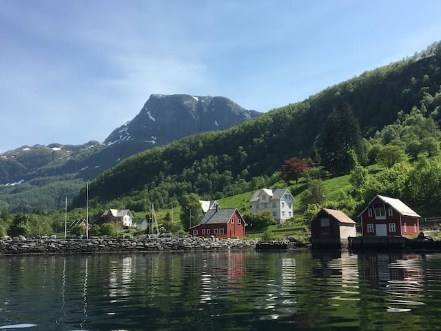 Stongfjorden的民宿