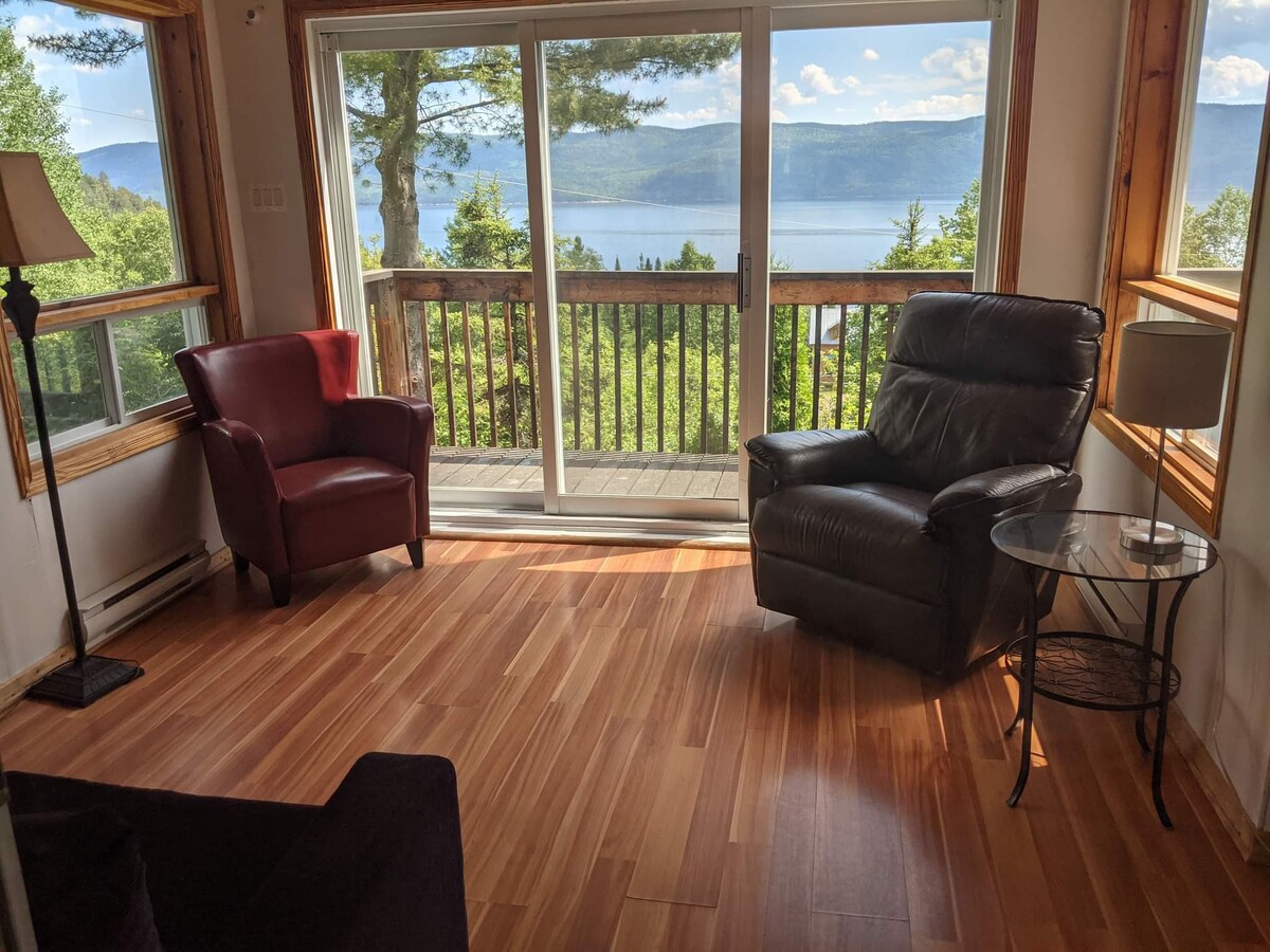 蒙塔涅别墅（ Villa de la Montagne ）俯瞰Saguenay峡湾