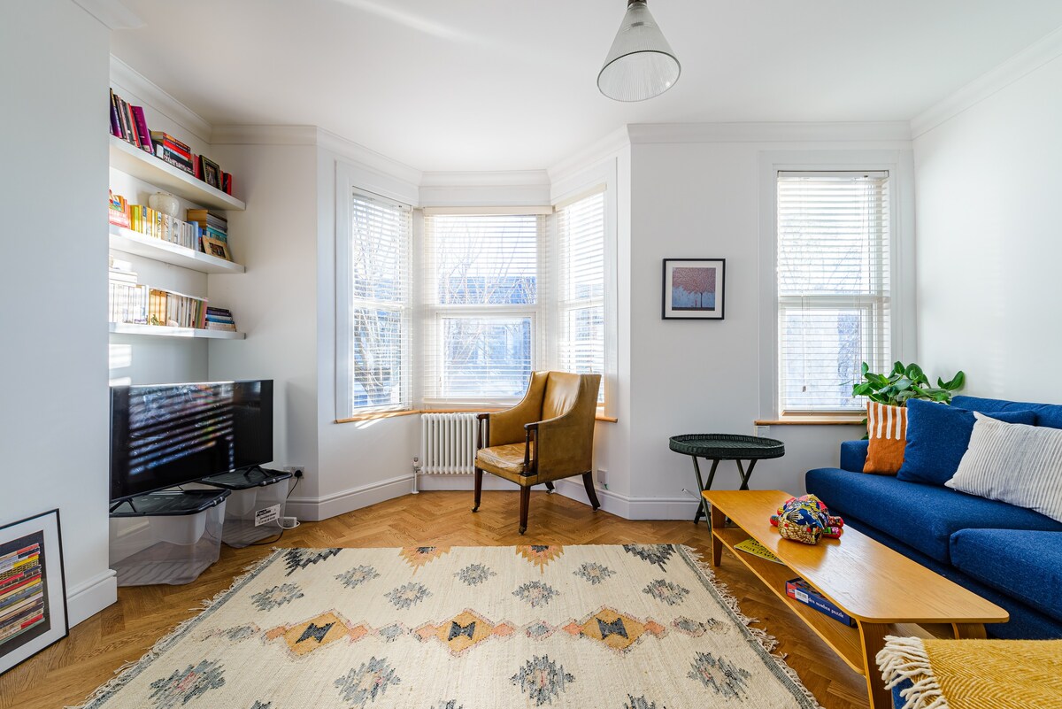 Modern house in Walthamstow Village close to tube