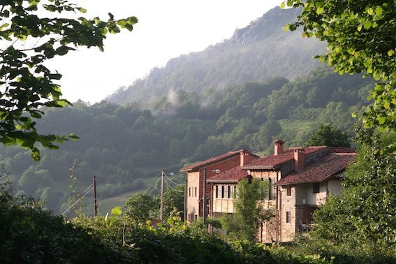 Hostel Les Xendes. Natural Park of Redes