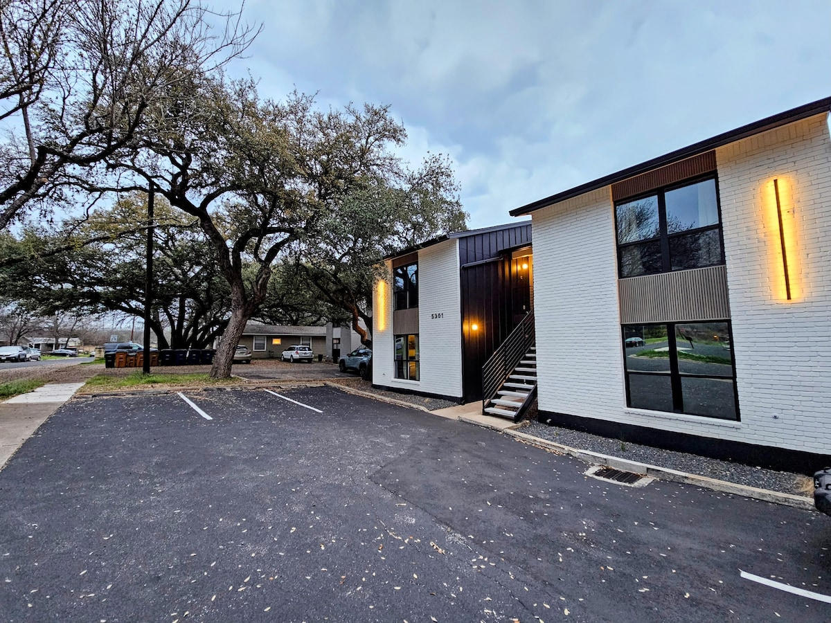 Perfect Escape in Cozy South Austin Neighborhood!
