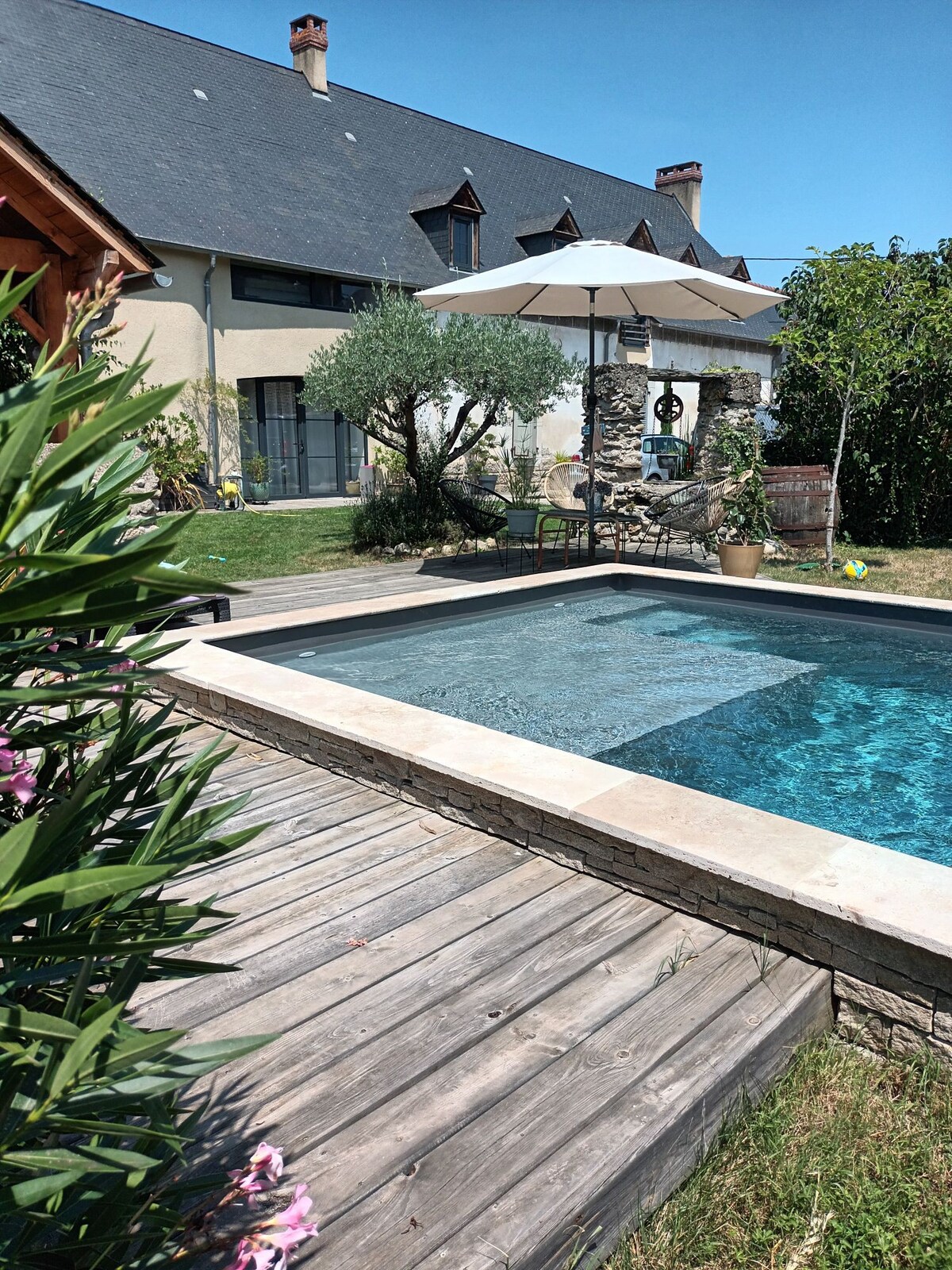 Maison de caractère chaleureuse avec piscine