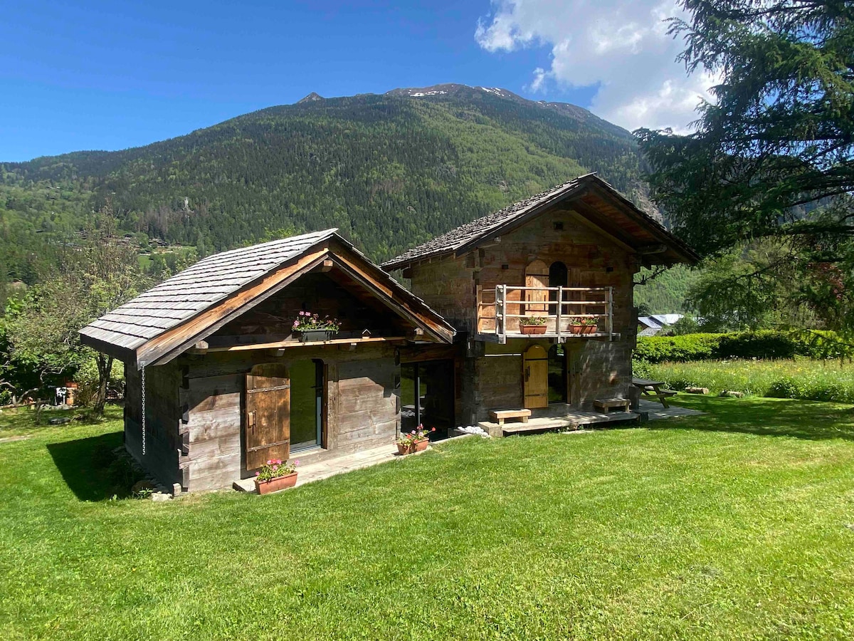 独一无二的小度假木屋舒适的夏蒙尼Les Houches。4 *