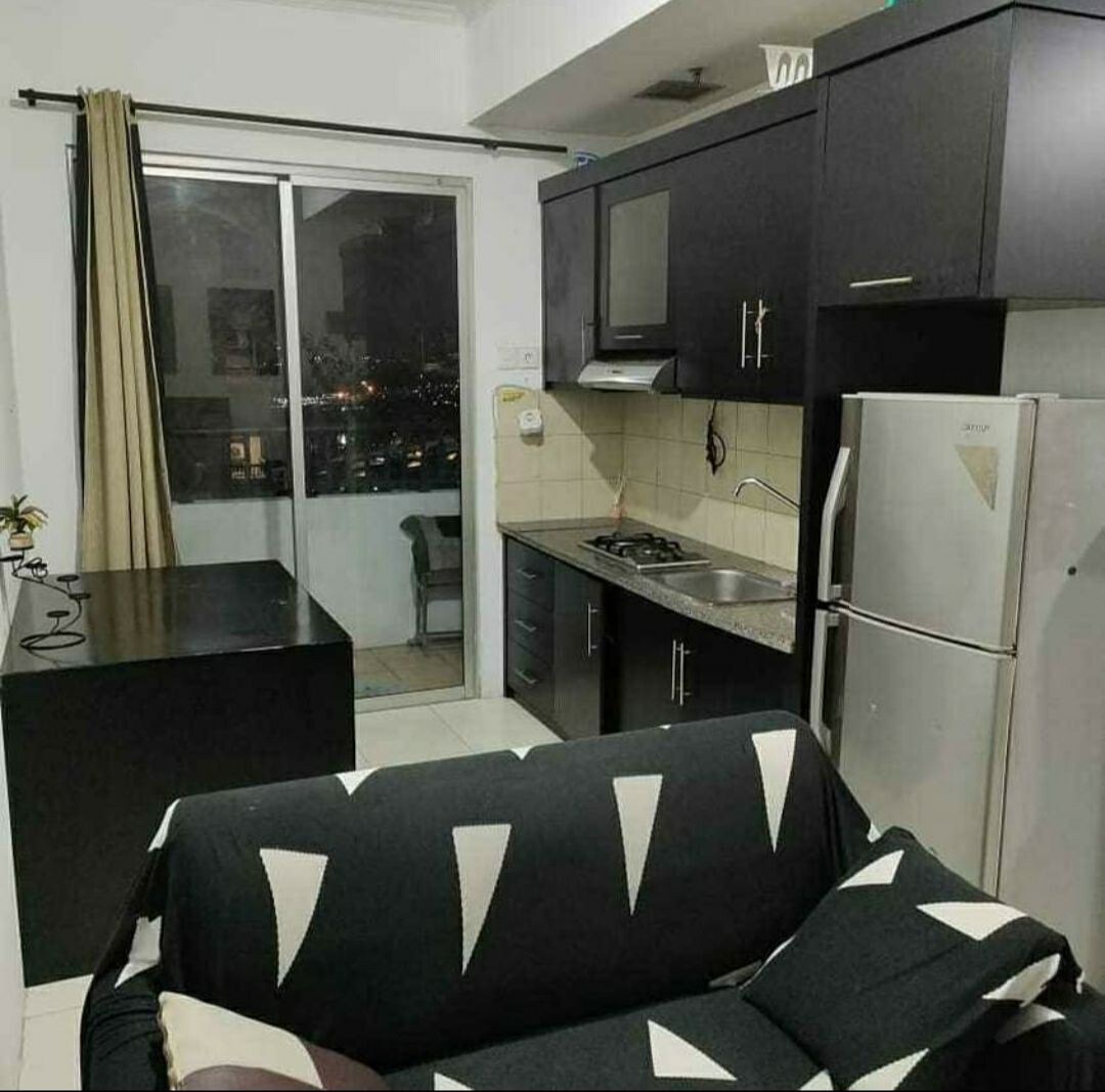 漂亮的公寓， 15楼舒适干净⭐，设施5.靠近雅加达和苏伊塔机场的购物中心、办公室和娱乐设施