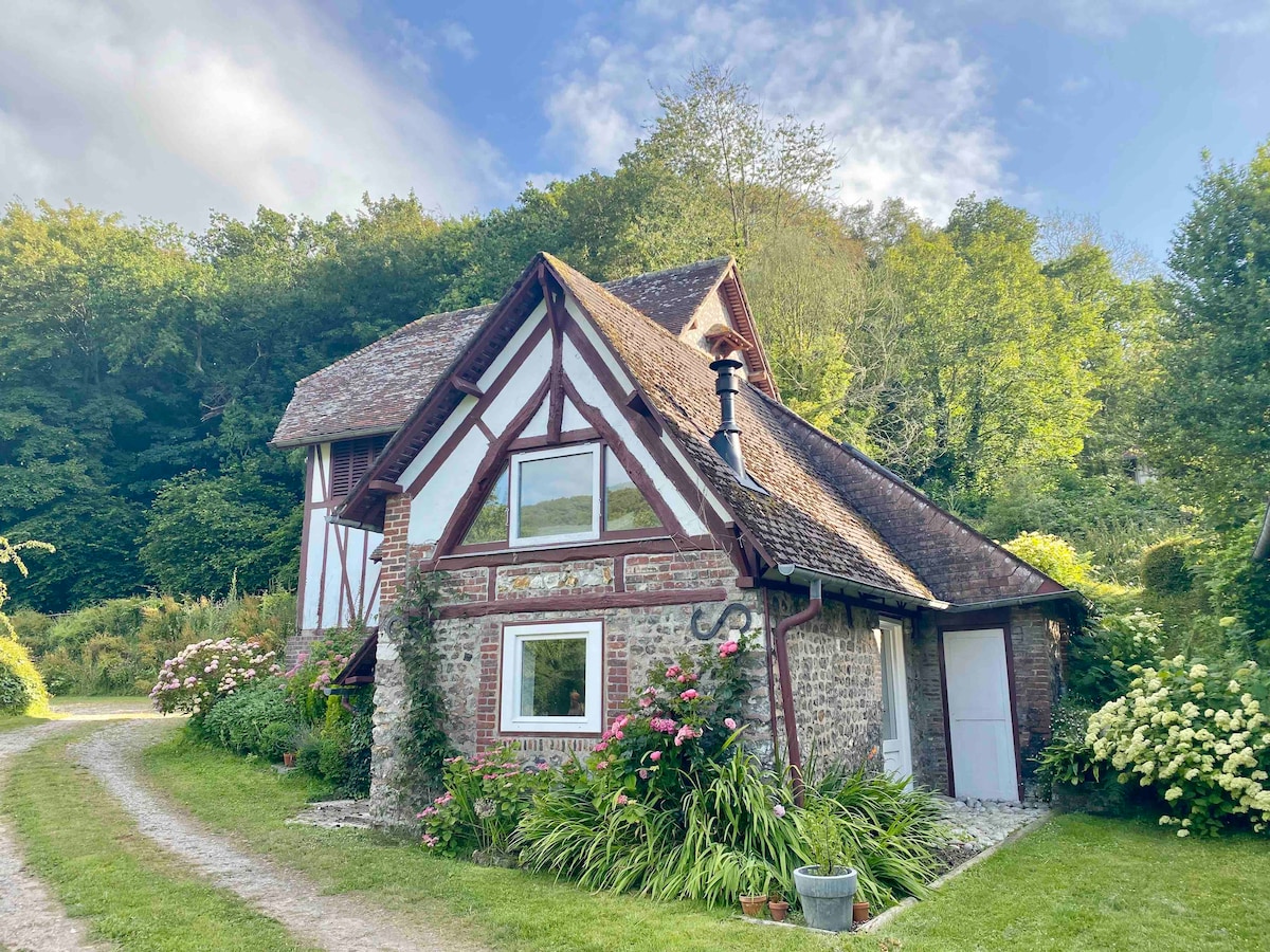 Romantic Cottage by the Sea