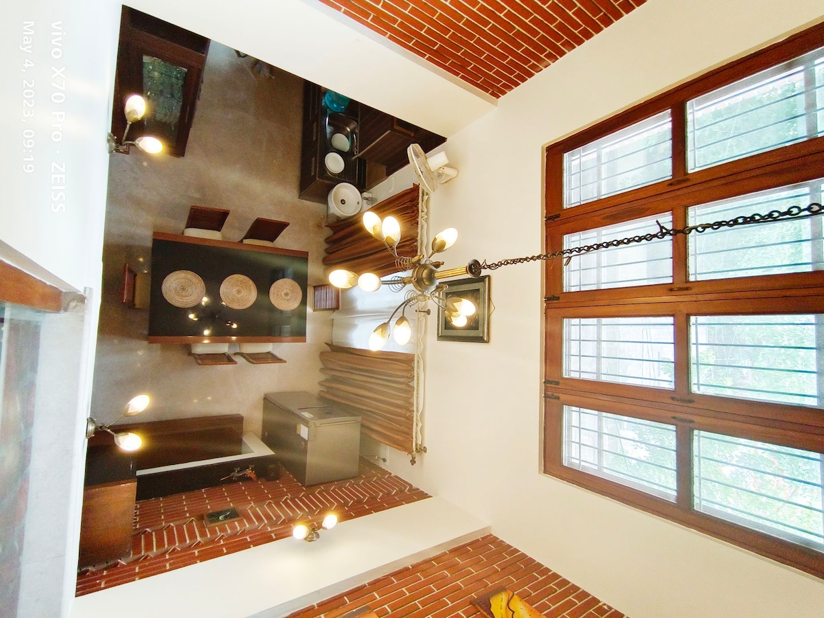 Indiranagar Premium a/c bungalow3