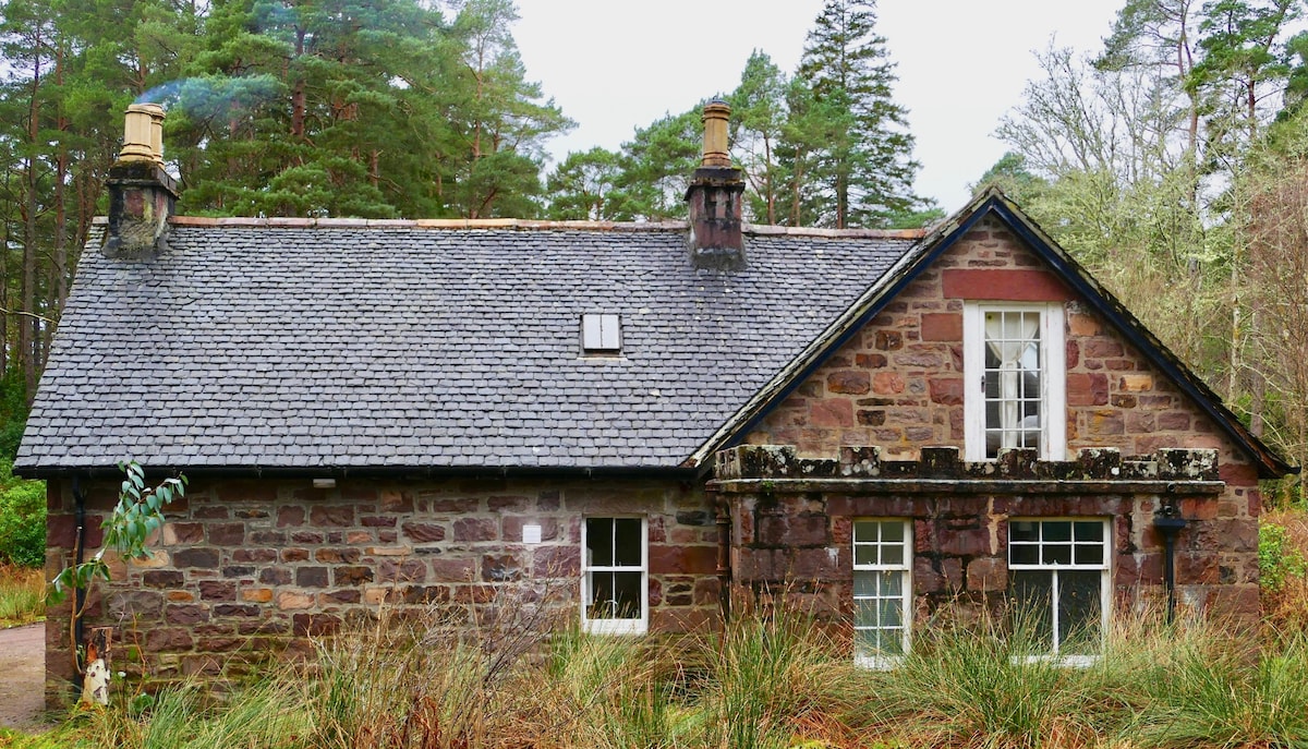 Stables Cottage in Beautiful Highland Estate