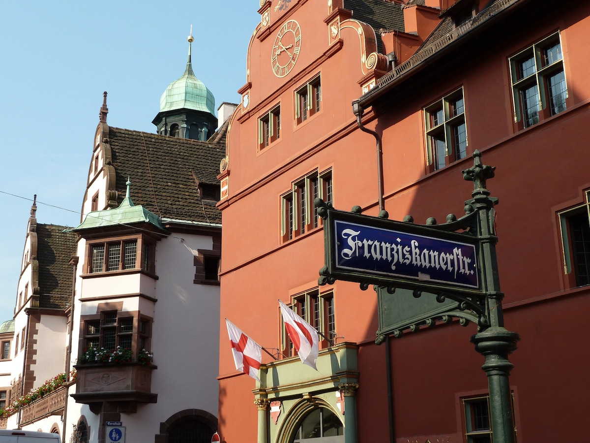 Old Town Feel at Town Hall Square