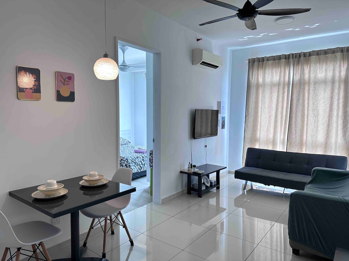 Lake View | Cyberjaya | 1BR | Parking | No Wifi