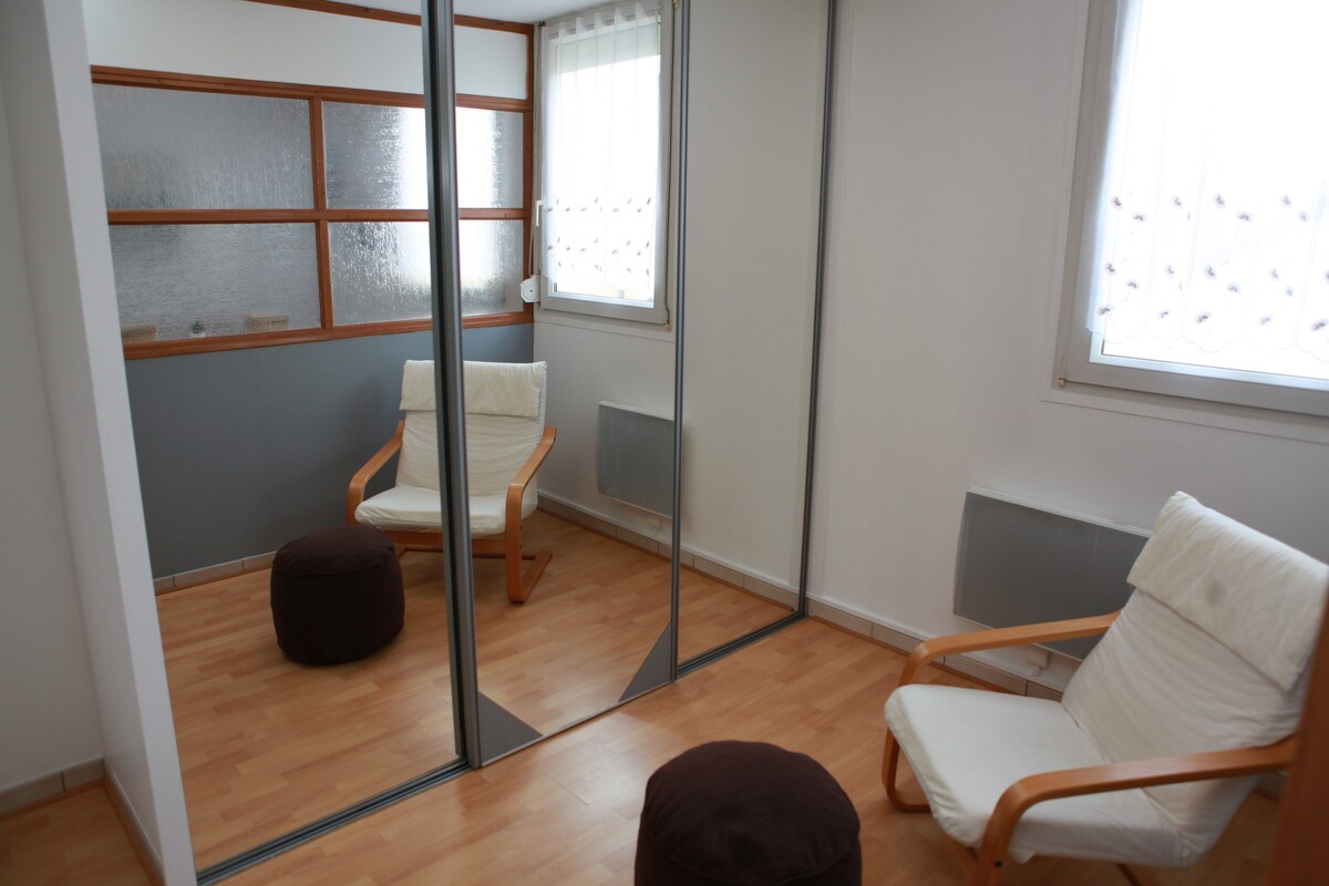 整套公寓面积为55平方米，非常舒适。